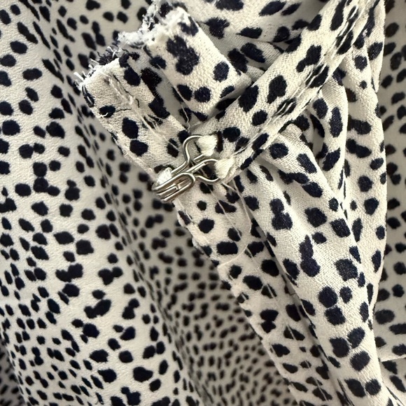 Ann Taylor Medium Black Spotted Long Sleeve Keyhole Front Blouse - Picture 5 of 8